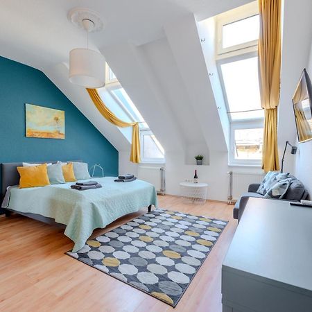 Cozy Flat In The Heart Of Buda Budapeste Exterior foto