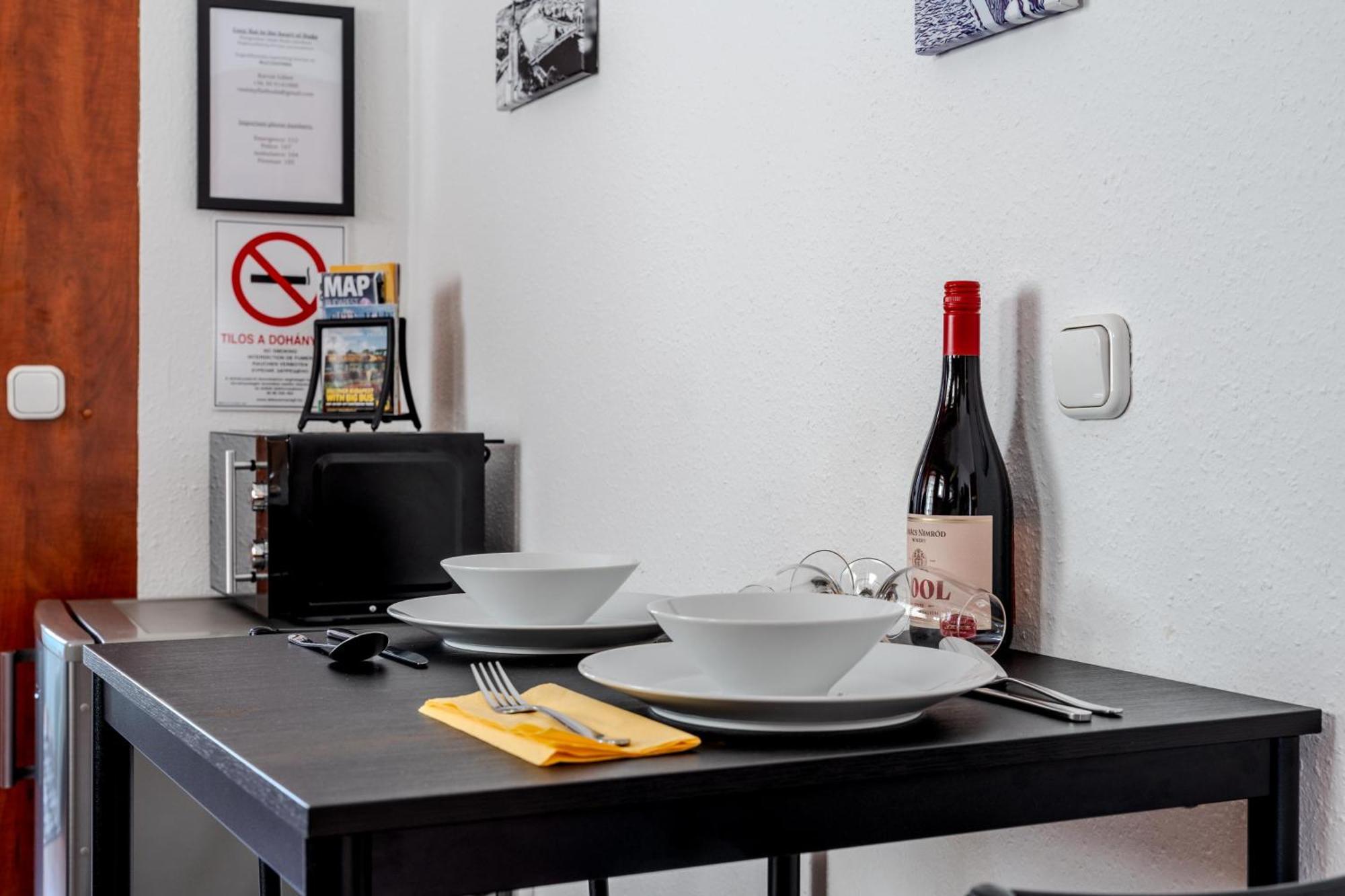 Cozy Flat In The Heart Of Buda Budapeste Exterior foto