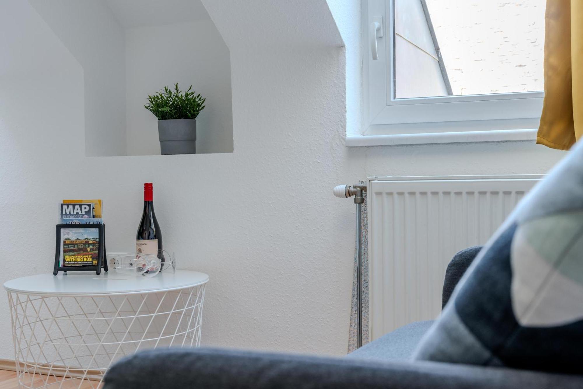 Cozy Flat In The Heart Of Buda Budapeste Exterior foto